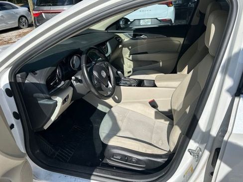 Used 2018 Buick Regal Preferred w/ Sights and Sounds Package FWD image 17