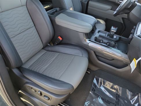 Used 2025 Chevrolet Silverado 1500 ZR2 w/ Technology Package image 24