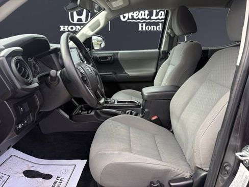 Used 2022 Toyota Tacoma SR image 9