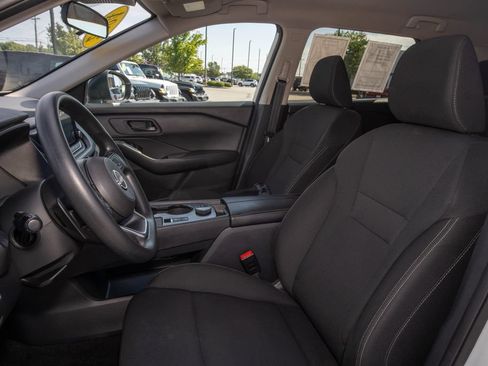 Used 2024 Nissan Rogue S AWD/4WD image 15