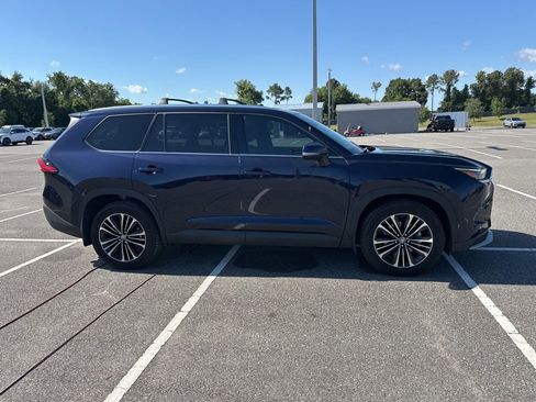Used 2024 Toyota Grand Highlander AWD Hybrid image 3