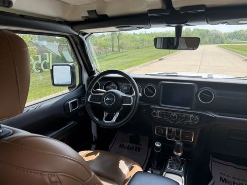 Used 2021 Jeep Wrangler Unlimited Sahara AWD/4WD image 19