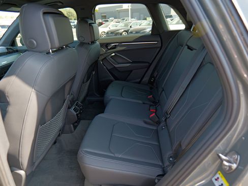 New 2025 Audi Q3 2.0T Premium image 29