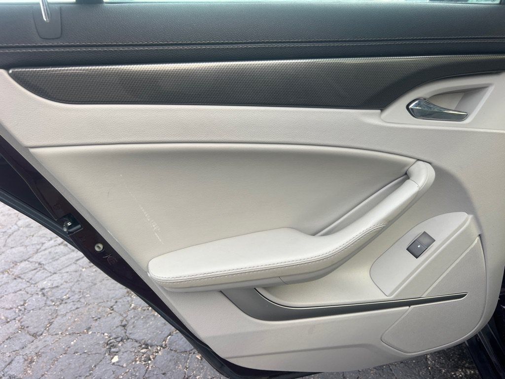 Used 2009 Cadillac CTS 3.6 RWD image 12