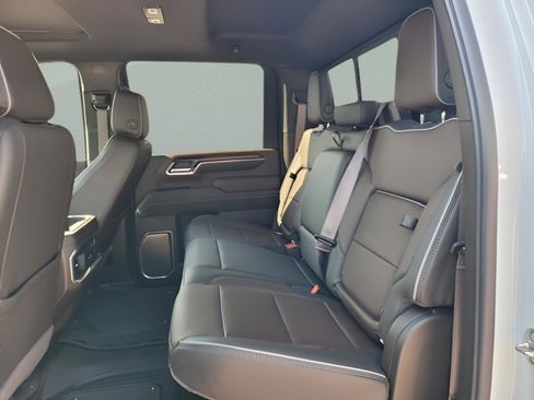 New 2026 GMC Sierra 3500 Denali w/ Denali Reserve Package image 17