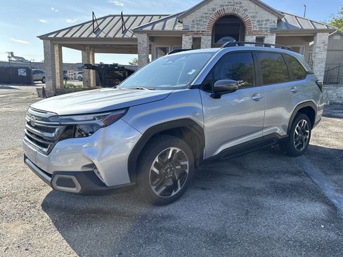 Used 2025 Subaru Forester Limited w/ Popular Package #2 AWD/4WD image 7