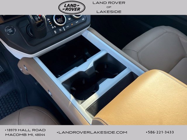 Used 2026 Land Rover Defender 110 X-Dynamic SE AWD/4WD image 18