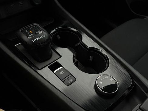 Used 2023 Nissan Rogue S image 26