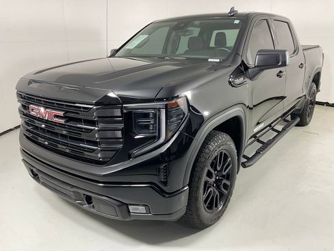 Used 2025 GMC Sierra 1500 Elevation image 1