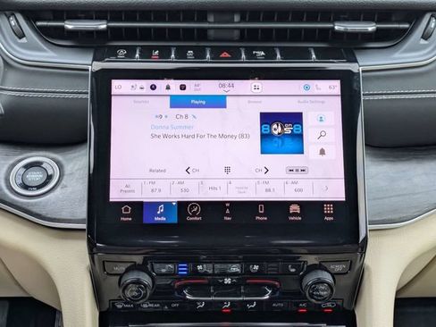 Used 2023 Jeep Grand Cherokee Limited w/ Luxury Tech Group II AWD/4WD image 19