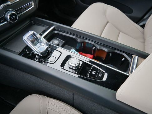 Used 2026 Volvo XC60 B5 Plus w/ Climate Package image 18