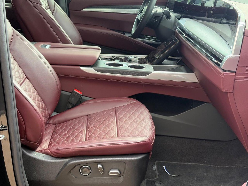 Certified 2025 Cadillac Escalade Sport w/ Touring Package AWD/4WD image 19