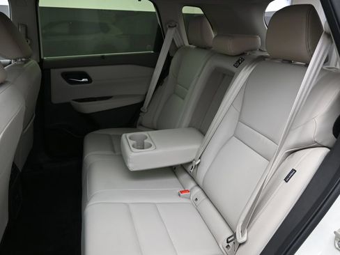 Used 2023 Nissan Rogue SL w/ SL Premium Package FWD image 19