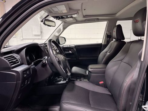Used 2019 Toyota 4Runner TRD Off-Road Premium AWD/4WD image 9