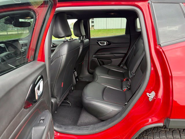Used 2025 Jeep Compass Trailhawk AWD/4WD image 11