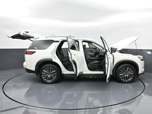 Used 2023 Nissan Pathfinder SL w/ SL Premium Package image 60