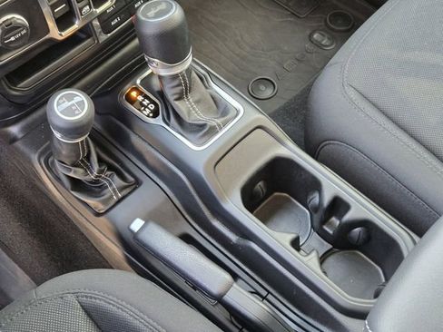 Certified 2022 Jeep Wrangler Unlimited Sahara image 22