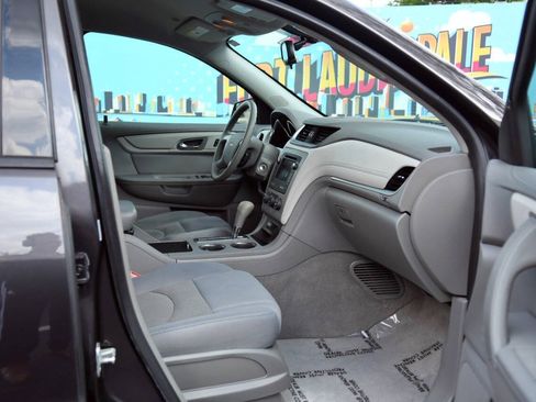 Used 2014 Chevrolet Traverse LS FWD image 34