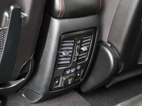 Used 2025 Dodge Durango GT image 22