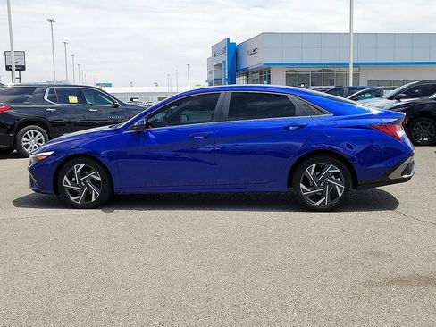 Used 2025 Hyundai Elantra SEL FWD image 7