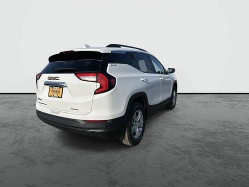 Used 2024 GMC Terrain SLE w/ Driver Convenience Package image 7