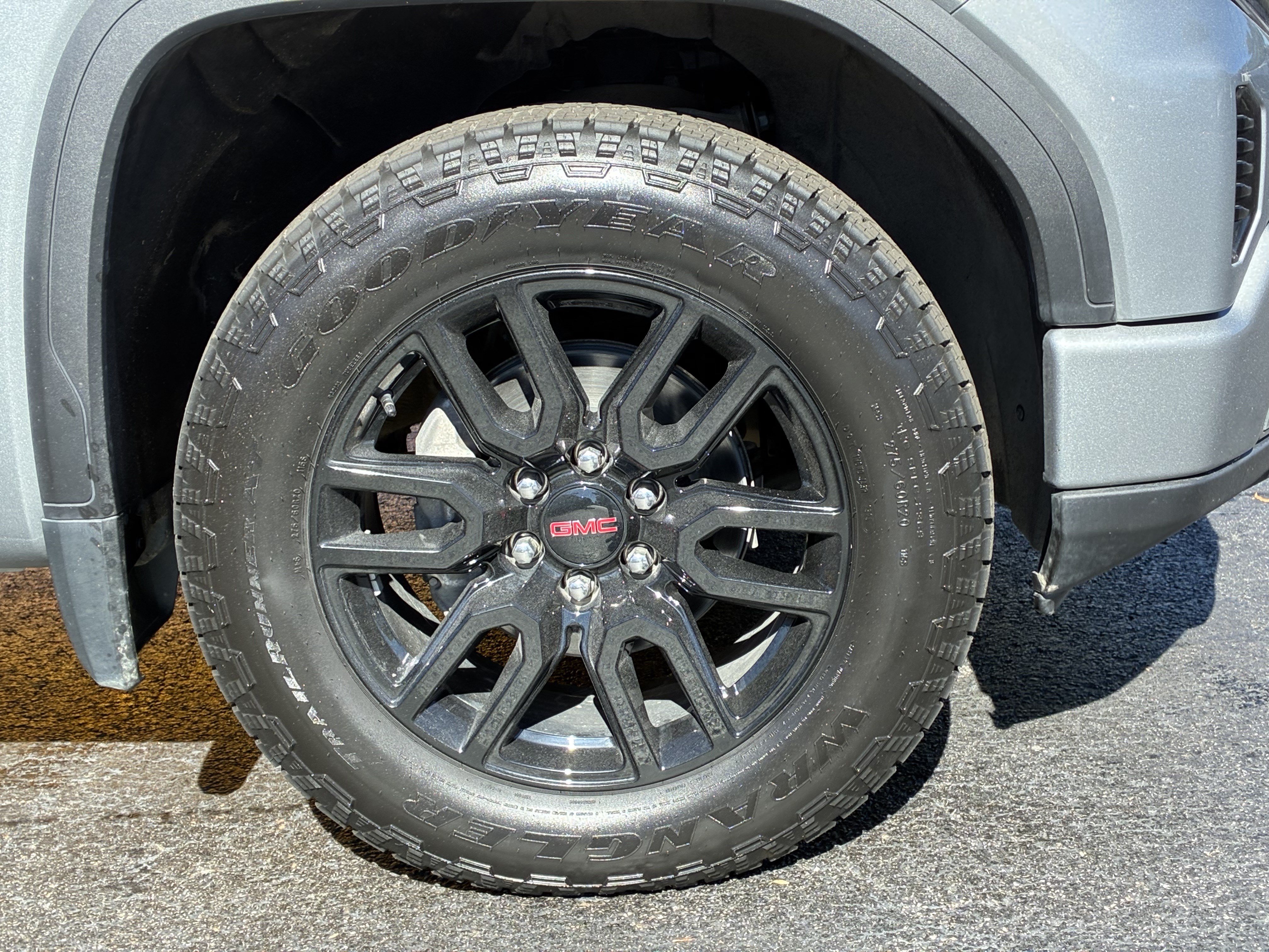 Used 2024 GMC Sierra 1500 Elevation AWD/4WD image 6