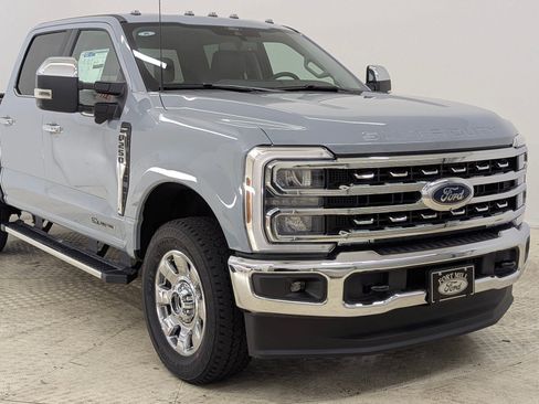 New 2026 Ford F250 Lariat w/ Chrome Package image 7
