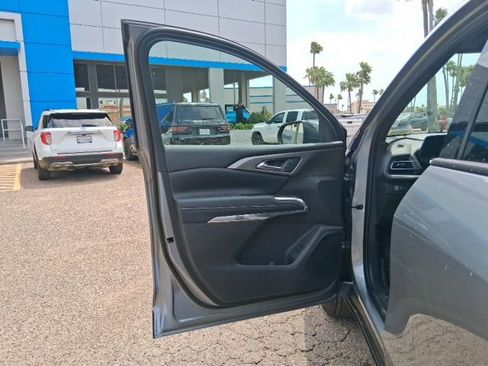 New 2026 Chevrolet Traverse LT w/ Driver Confidence Package FWD image 17