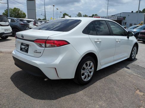 Used 2024 Toyota Corolla LE FWD image 5