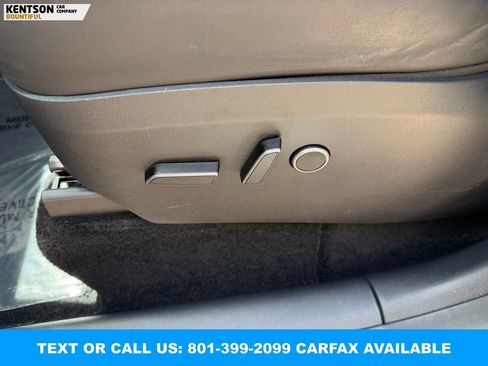 Used 2023 Tesla Model Y Long Range AWD/4WD image 30