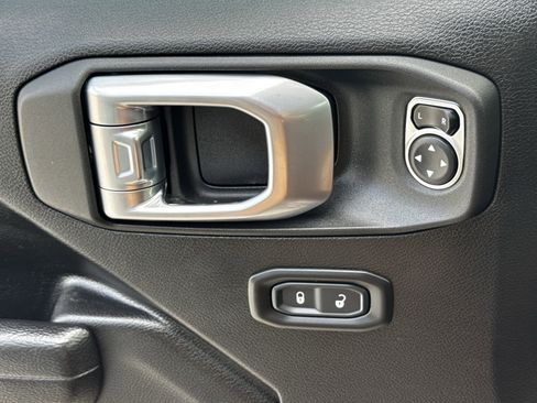 Used 2023 Jeep Wrangler Unlimited Rubicon 4xe image 25