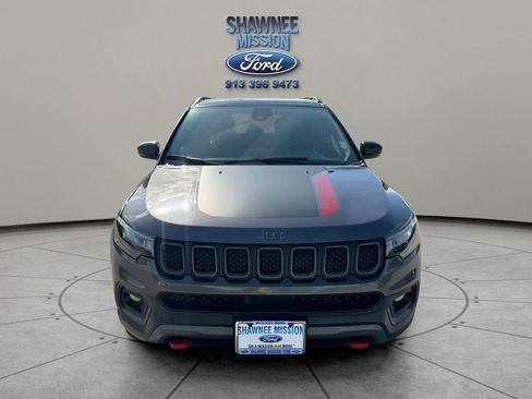 Used 2023 Jeep Compass Trailhawk image 2
