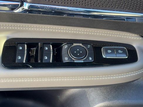 Used 2023 Lincoln Corsair Reserve w/ Jet Appearance Package image 18