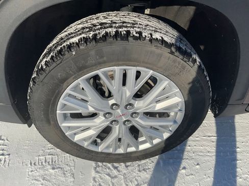 Used 2024 GMC Acadia Elevation image 39