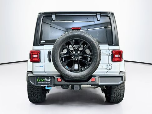 Used 2023 Jeep Wrangler Unlimited Sahara w/ Cold Weather Group AWD/4WD image 7