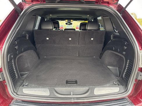 Used 2019 Jeep Grand Cherokee Limited image 30