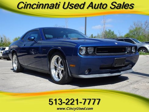 Used 2010 Dodge Challenger R/T RWD image 1
