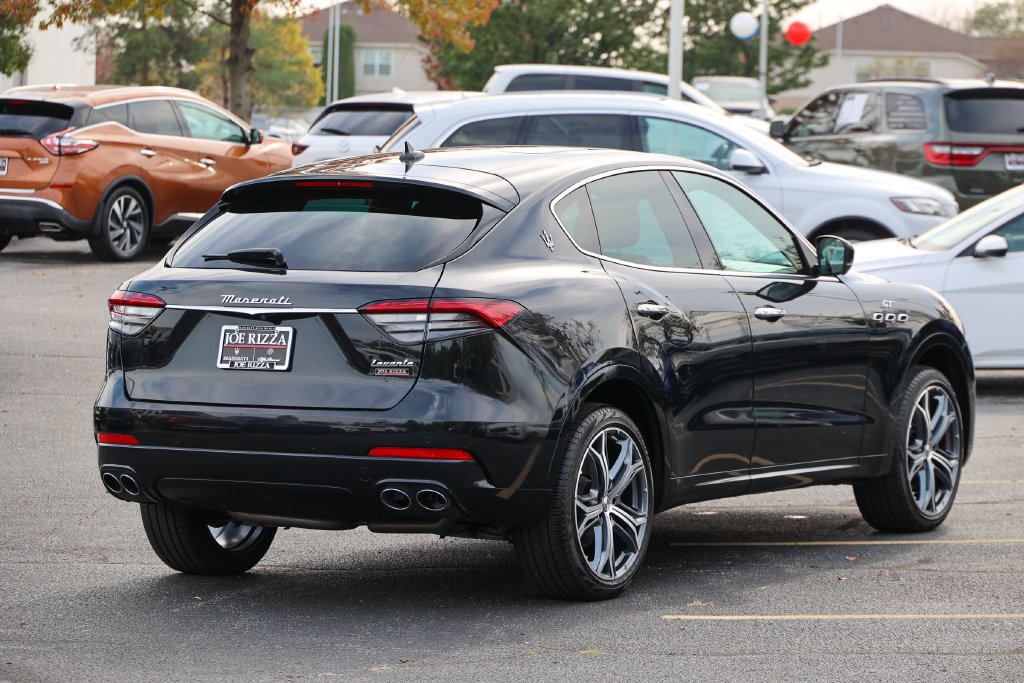 Used 2023 Maserati Levante GT AWD/4WD image 3