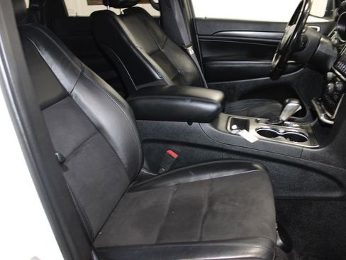 Used 2022 Jeep Grand Cherokee Laredo X image 22