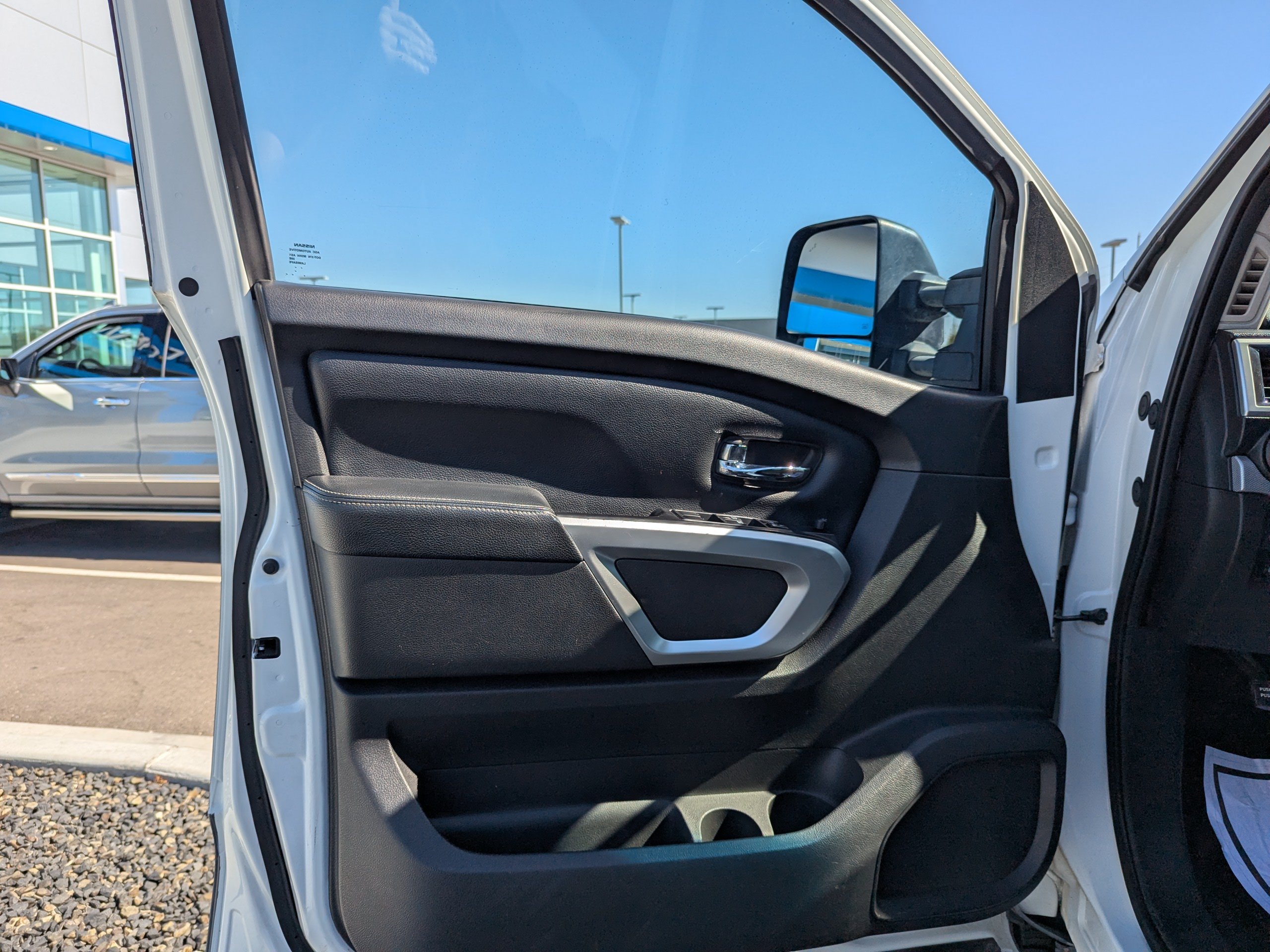 Used 2016 Nissan Titan PRO-4X AWD/4WD image 10