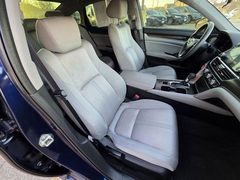 Used 2018 Honda Accord EX image 29
