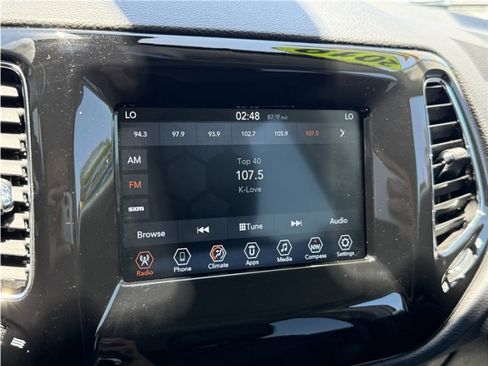 Used 2019 Jeep Compass Latitude FWD image 43