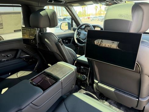 New 2026 Land Rover Range Rover SV AWD/4WD image 17