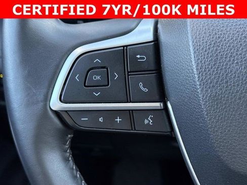 Used 2025 Toyota Highlander LE image 24