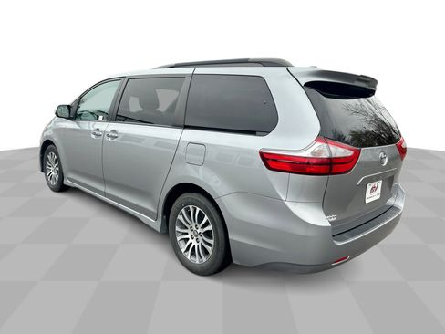 Used 2018 Toyota Sienna XLE Premium image 7