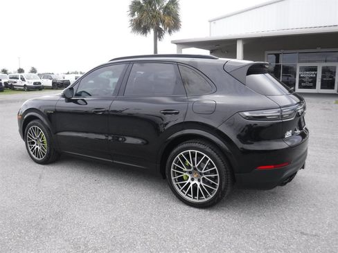 Used 2023 Porsche Cayenne Platinum Edition AWD/4WD image 10
