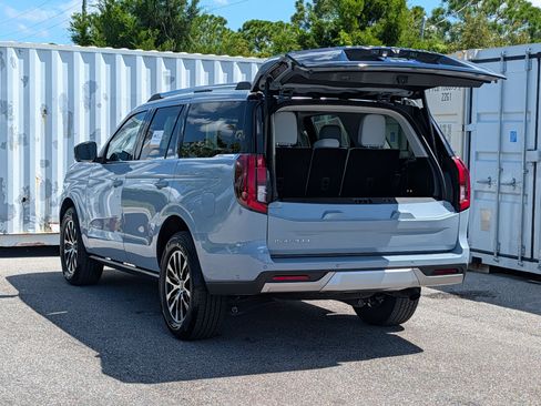 Certified 2025 Ford Expedition Platinum AWD/4WD image 14