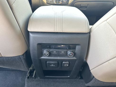 Certified 2023 Chevrolet Traverse LT w/ LT Premium Package AWD/4WD image 15