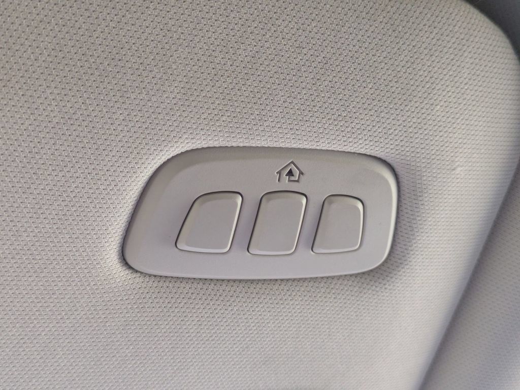 Used 2024 Lincoln Nautilus Reserve AWD/4WD image 25