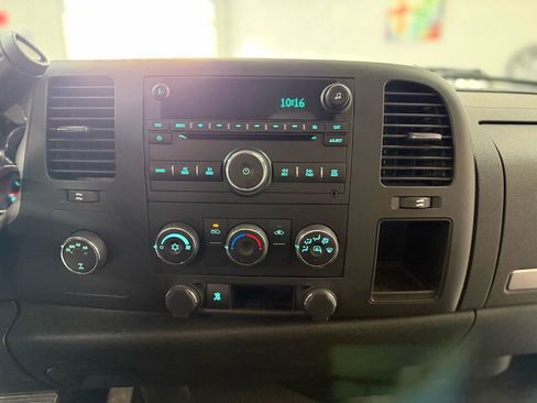 Used 2010 Chevrolet Silverado 1500 LT AWD/4WD image 25